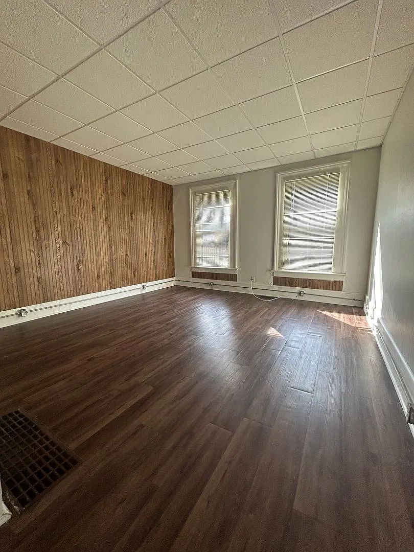 Large 3 Bedroom Apartment Near Mayo and UWl — Photo 3