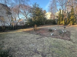 46 Longwood Ave, Providence, RI 02908