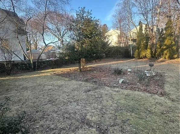 46 Longwood Ave, Providence, RI 02908