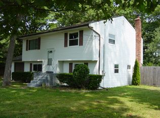 475 Hauser Ave, Holbrook, NY 11741
