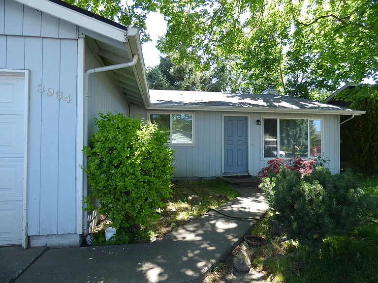 3964 46th Ave NE — Photo 3