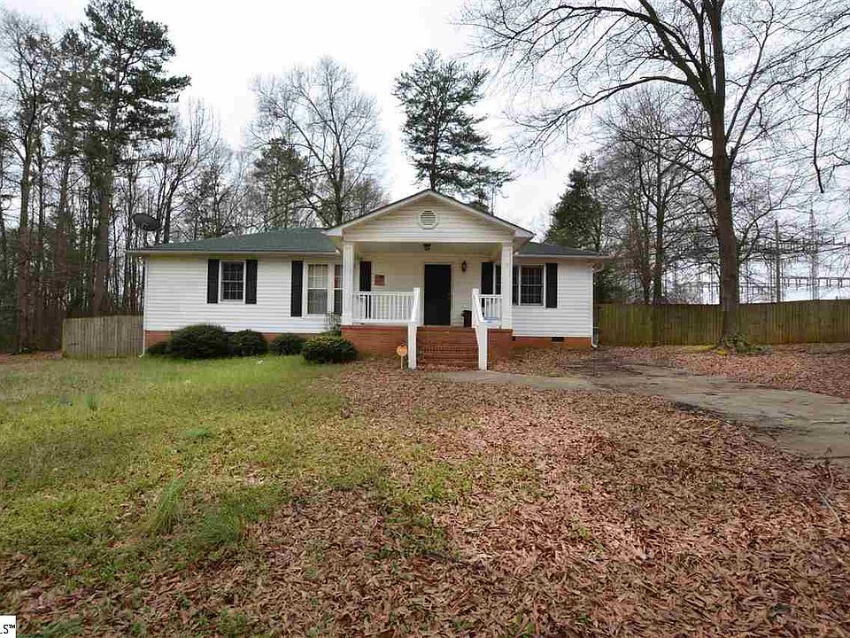 1st image of 11 Crosby Ln