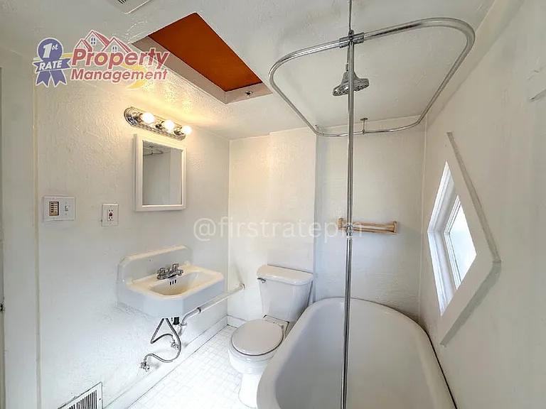 1816 W State St #3 — Photo 12