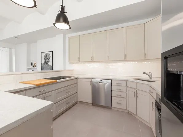11 East 22nd Street image 3 of 8