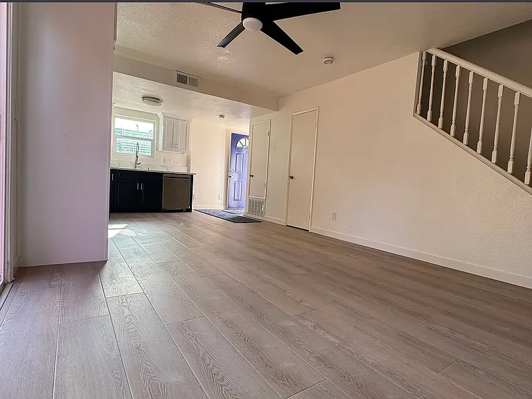 804 N Geneva St #B — Photo 3