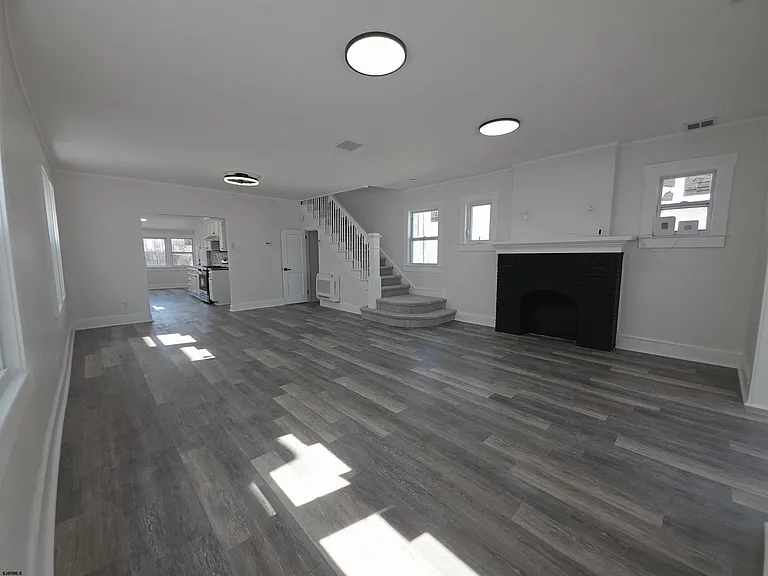 346 N Delaware Ave — Photo 5