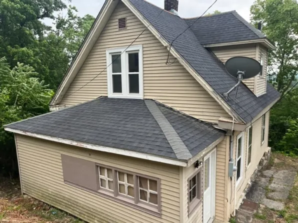 125 Elm St, Savanna, IL 61074