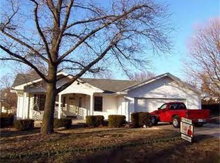 330 W Glenn St, Macon, IL 62544