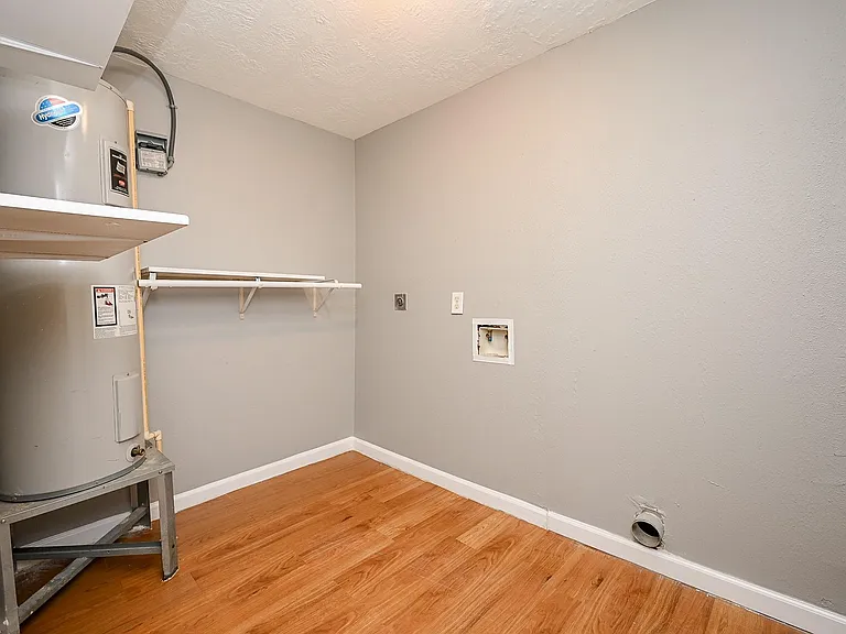 8007 Carver Rd — Photo 13