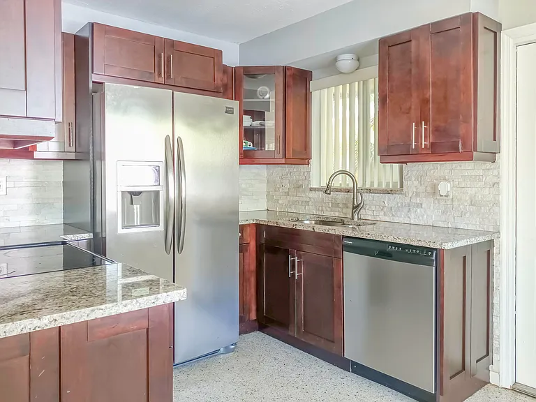 305 S Federal Hwy #1 — Photo 4