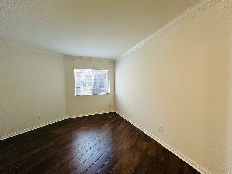 10520 National Blvd — Photo 4