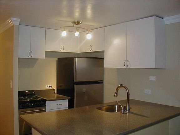 5th image of 1221 N Dearborn Pkwy #1612N