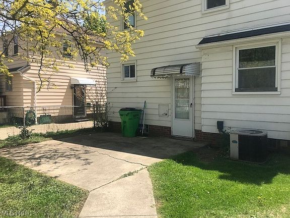 2nd image of 12909 Thraves Ave