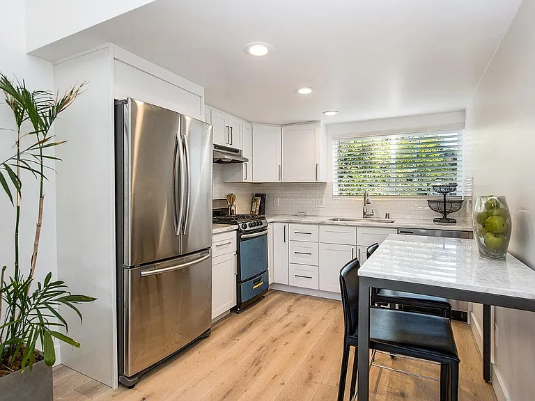3002 Foothill Blvd — Photo 39