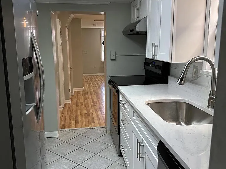 227 S Durham St — Photo 5