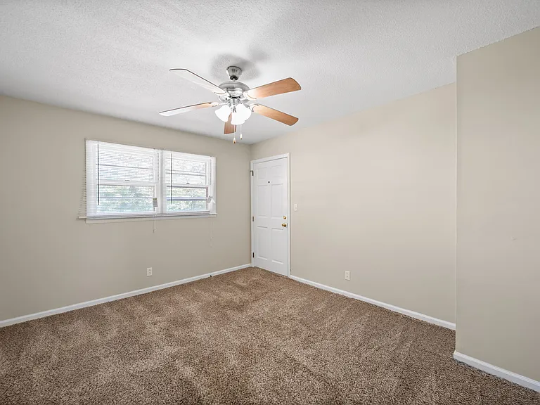 110 Hedgecock Ave #8 — Photo 13