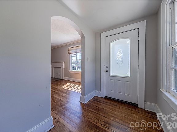 3rd image of 8 Bolt Dr