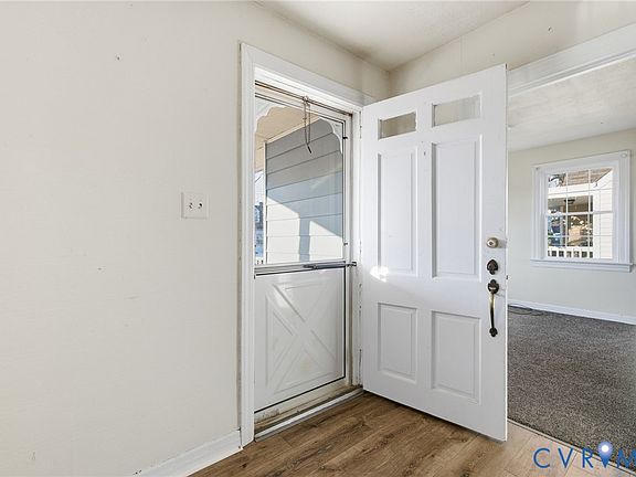 4th image of 2201 Pickett St