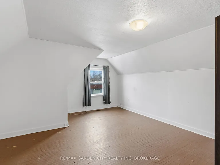 25 Pelham Rd #UPPER — Photo 22