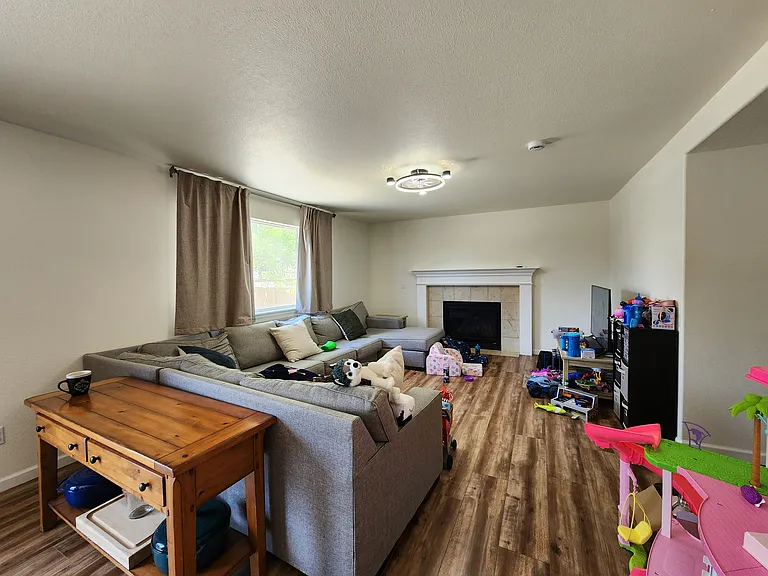 4736 Laurelglen Ln — Photo 11