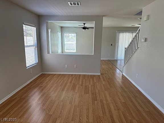 3rd image of 9517 W Gilmore Ave