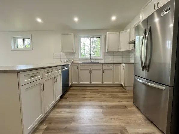 34 Hodge St, Thunder Bay, ON P7B 4H1