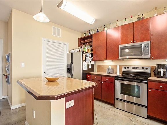 5th image of 2505 San Gabriel St APT 402