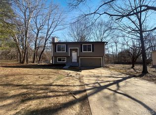 926 Wisdom Ln, Pacific, MO 63069