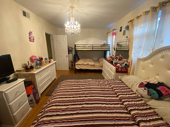 4th image of 77 Westfield Ave