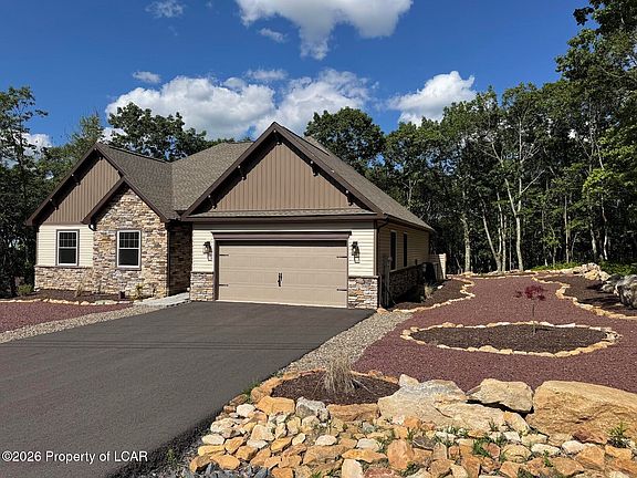 5th image of 9 Tulip Tree Ln