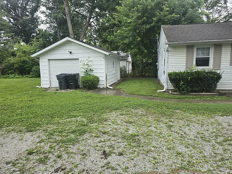 527 Harrison St — Photo 2