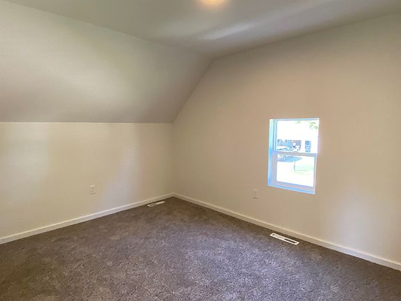 4th image of 375 W Washington St