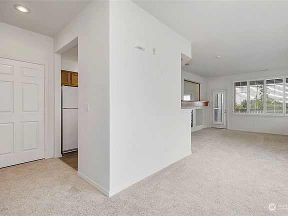 5th image of 4132 Fieldstone Drive #203