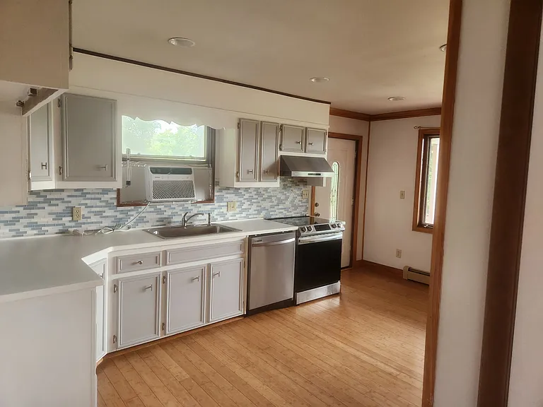 532 Hamlet Dr — Photo 7
