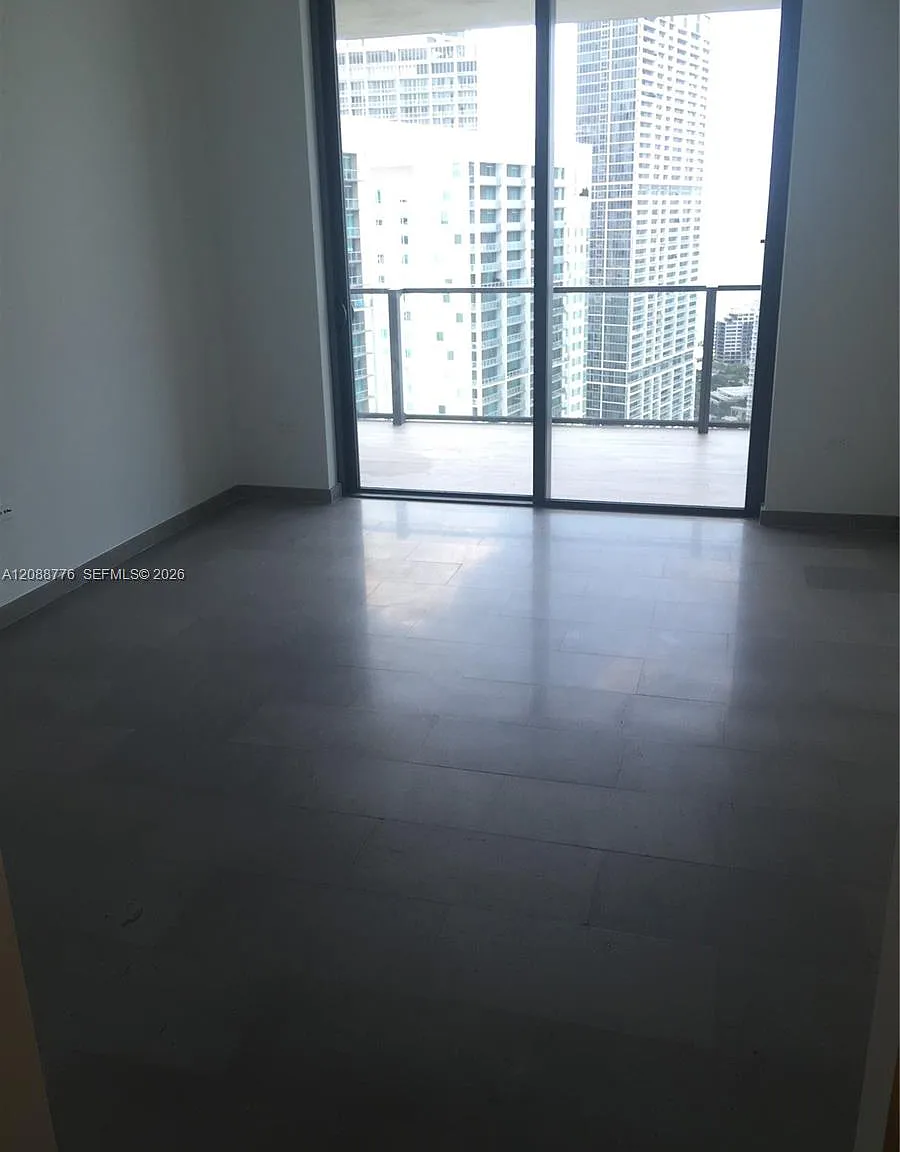 Reach Condo — Photo 4