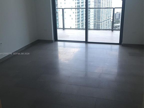 4th image of 68 SE 6th St APT 3405