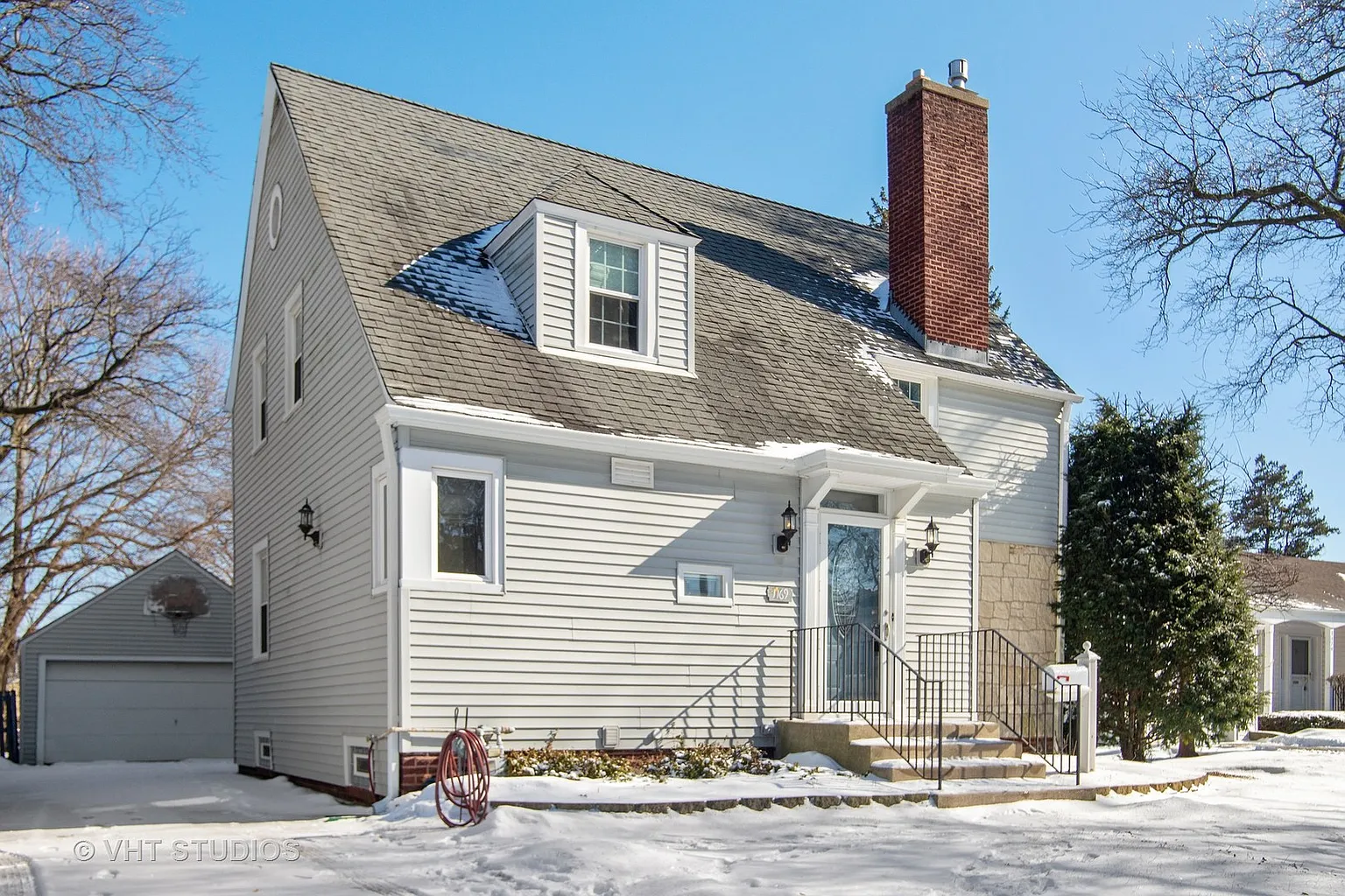 1169 Margret St photo 1