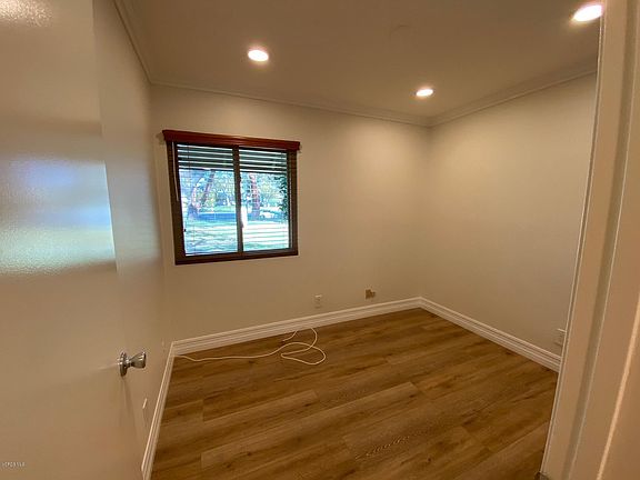 5th image of 1122 Landsburn Cir