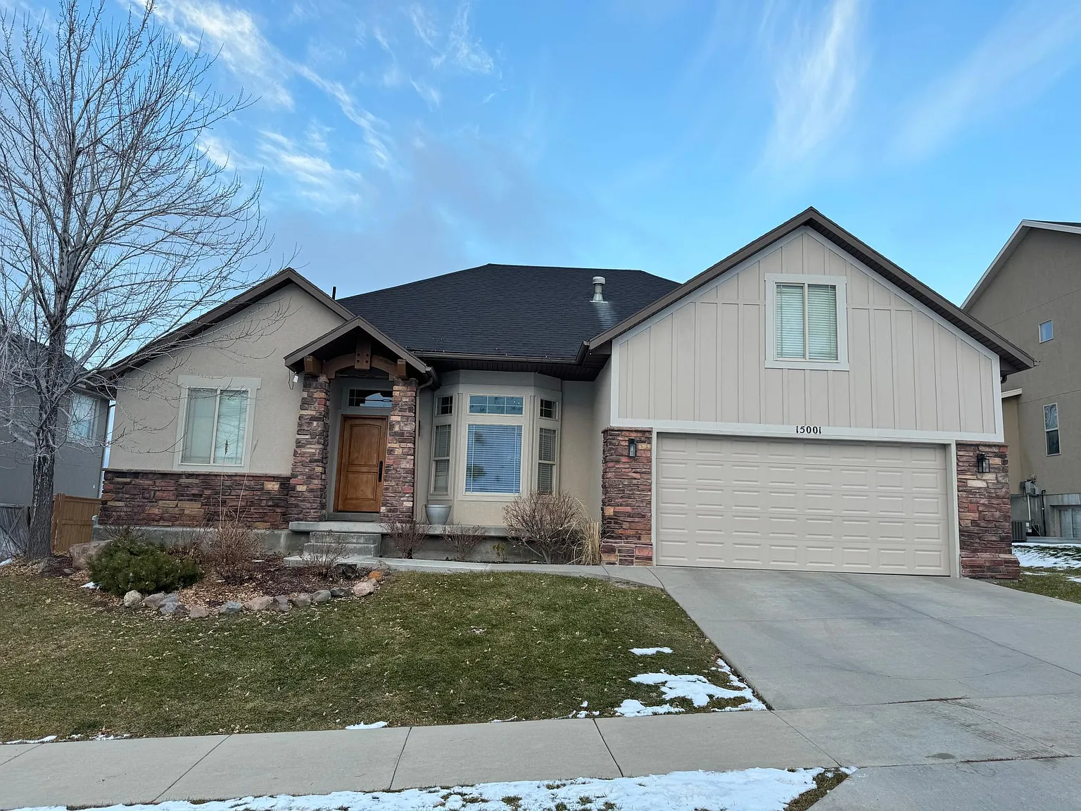 15001 Eagle Crest Dr — Photo 1