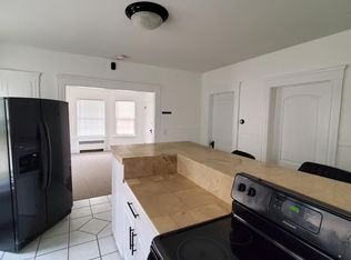 21 Cliff St, Central Falls, RI 02863