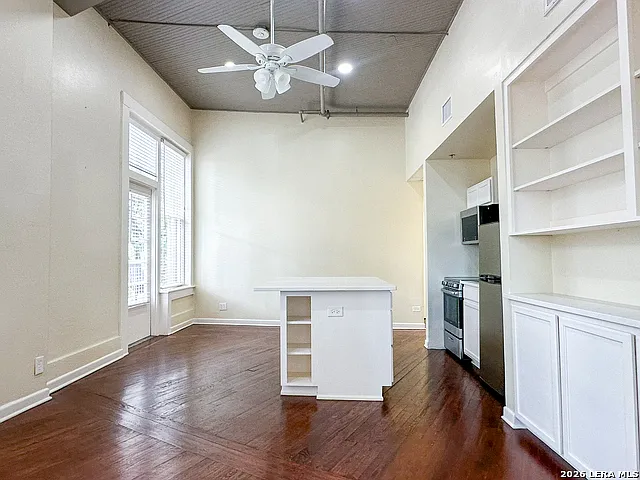 245 Losoya St — Photo 28