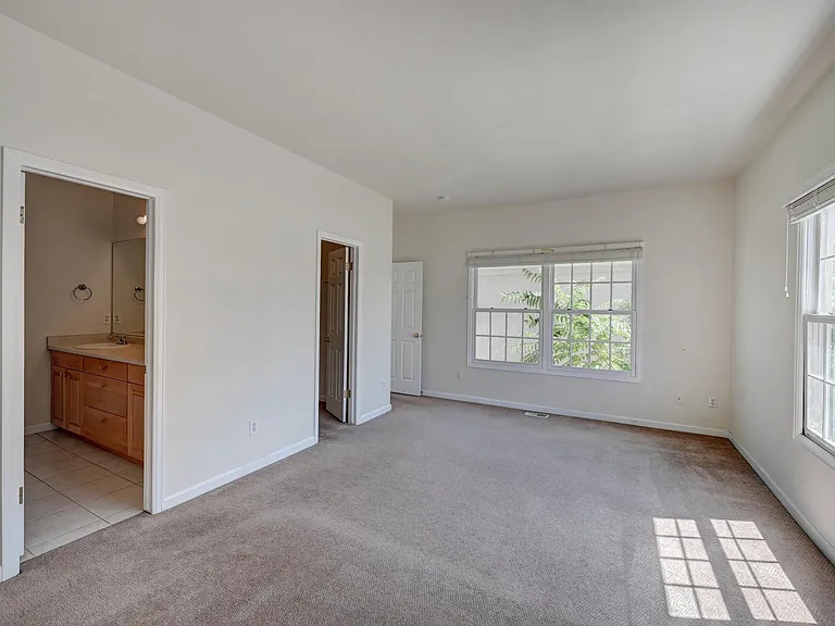 927 Jersey St — Photo 15