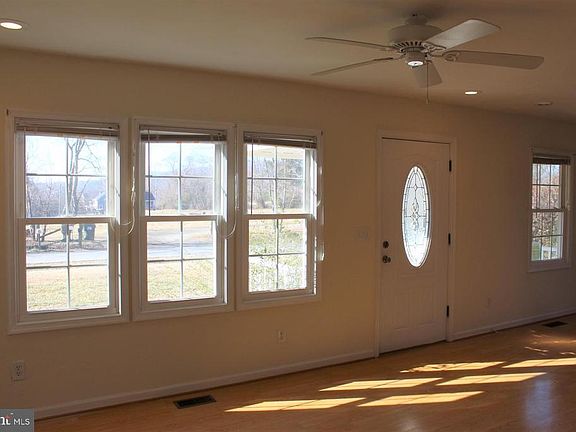 5th image of 14201 Hicks Ln