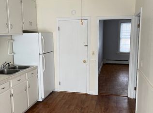 432 Washington St APT 3, Coventry, RI 02816