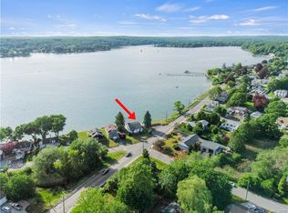 90 Niantic River Rd, Waterford, CT 06385