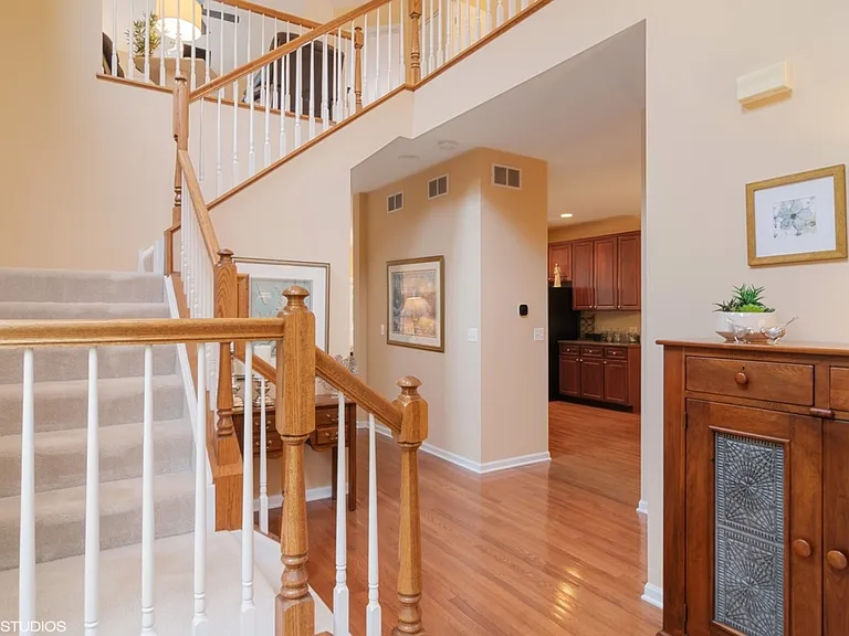 1212 Townes Cir — Photo 9