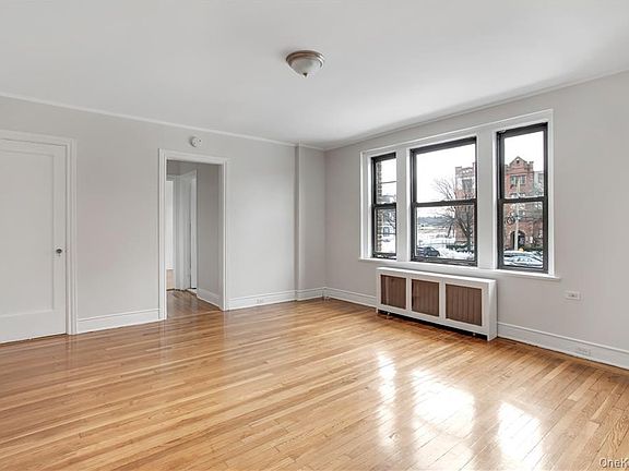 5th image of 234 Martine Ave #6A