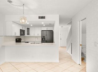 7041 SW 42nd Pl, Davie, FL 33314