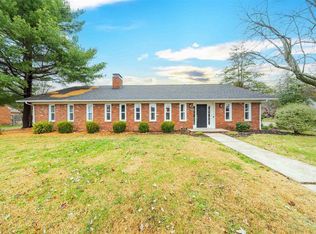 1809 Fieldcrest Dr, Owensboro, KY 42301