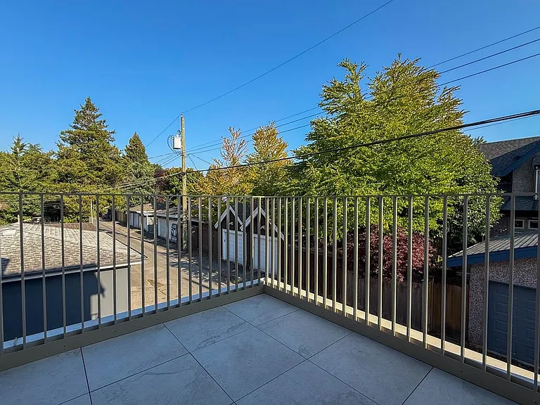 3038 Vine St — Photo 16